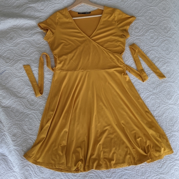Simons v-neck midi dress - Picture 2 of 15